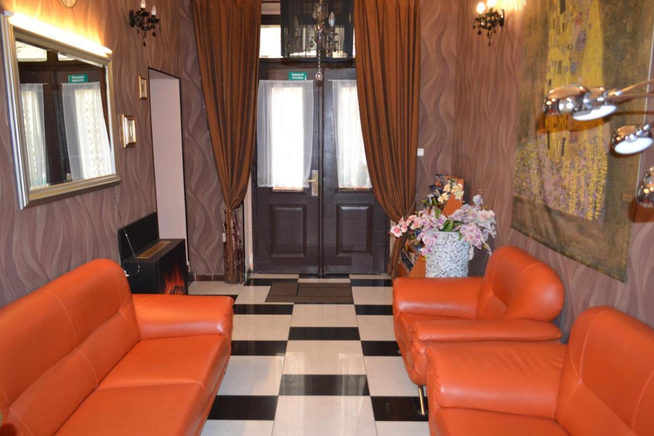 Aladin Praha Hotel Exterior photo