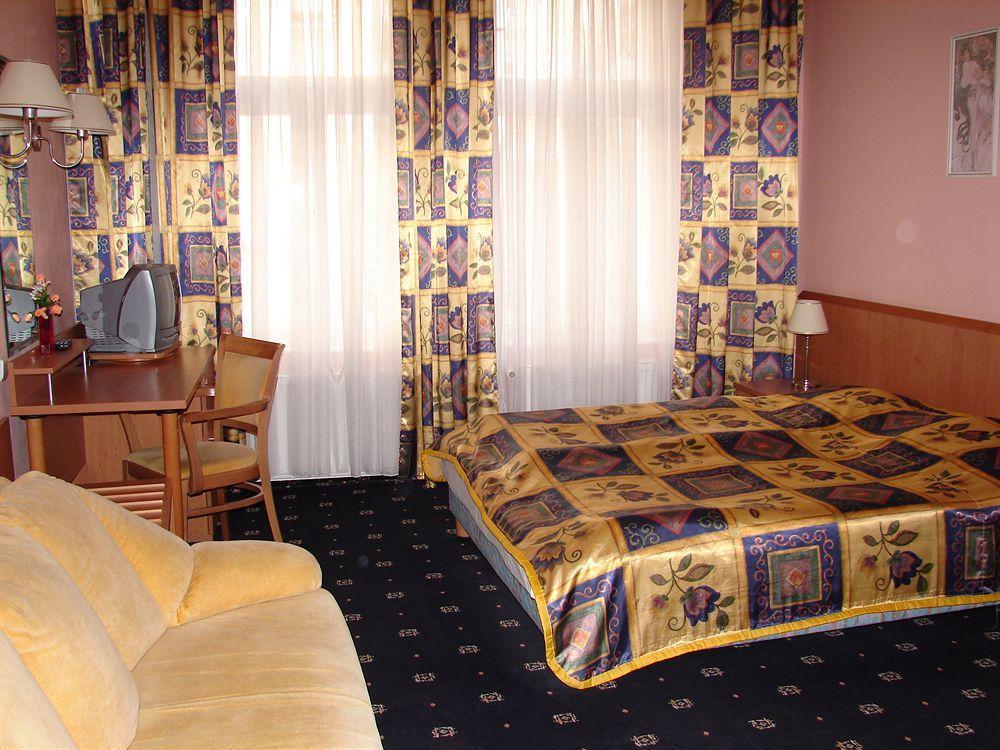 Aladin Praha Hotel Exterior photo